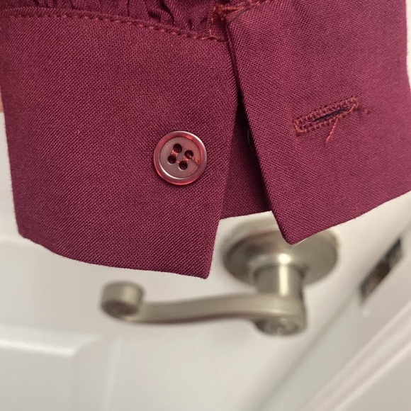 NWT Buckle Rhododendrom Open Back Sheer Blouse Size Small Scoop Neck BKE - Picture 4 of 14